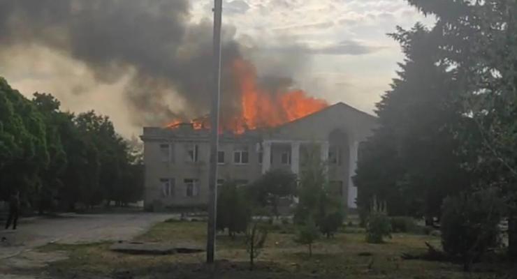 Войска РФ из С-300 и "Ураганов" обстреляли города Донбасса
