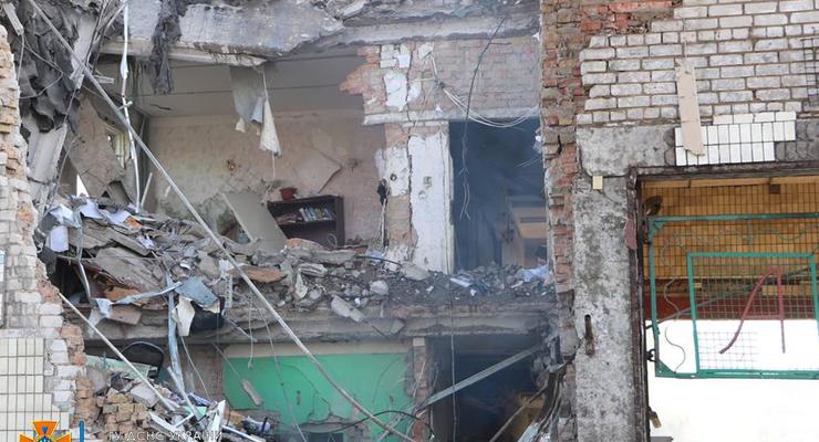 Ракетный удар по Днепру: из-под завалов достали тела 2 погибших