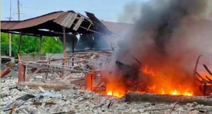 Оккупанты сожгли 40-тонный склад зерна на Днепропетровщине