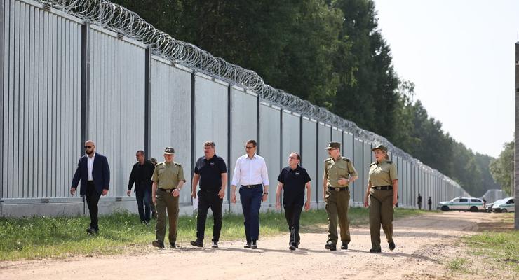 Польша закончила строить забор на границе с Беларусью