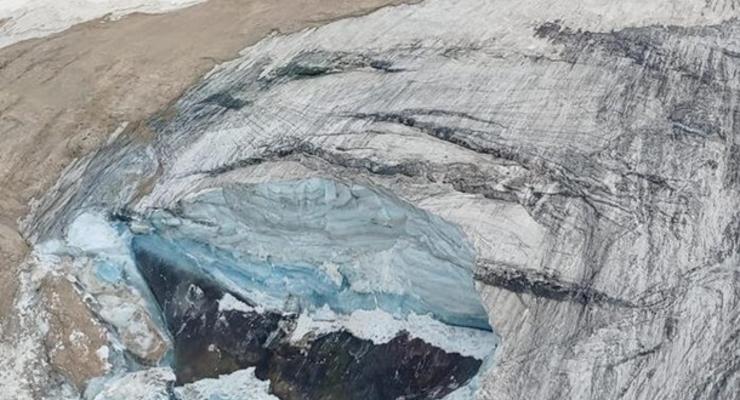 При обрушении ледника в Альпах погибли шесть человек