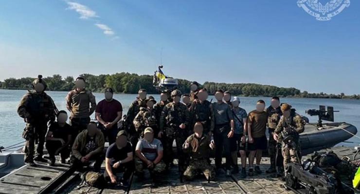 Подводная спецоперация: Как на Змеином установили украинский флаг