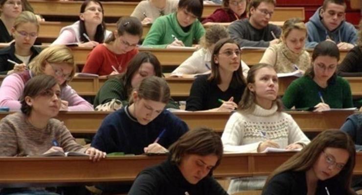 Государство покроет задолженность за обучение 13 тыс. украинских студентов