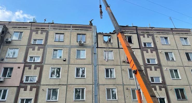 Оккупанты обстреляли Никополь: повреждено 12 домов