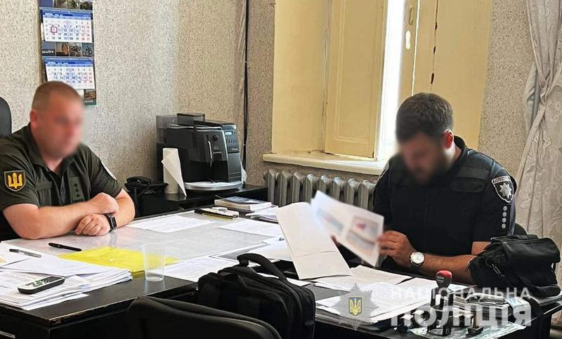 Сотрудники военкомата за деньги снимали мужчин с учета / npu.gov.ua
