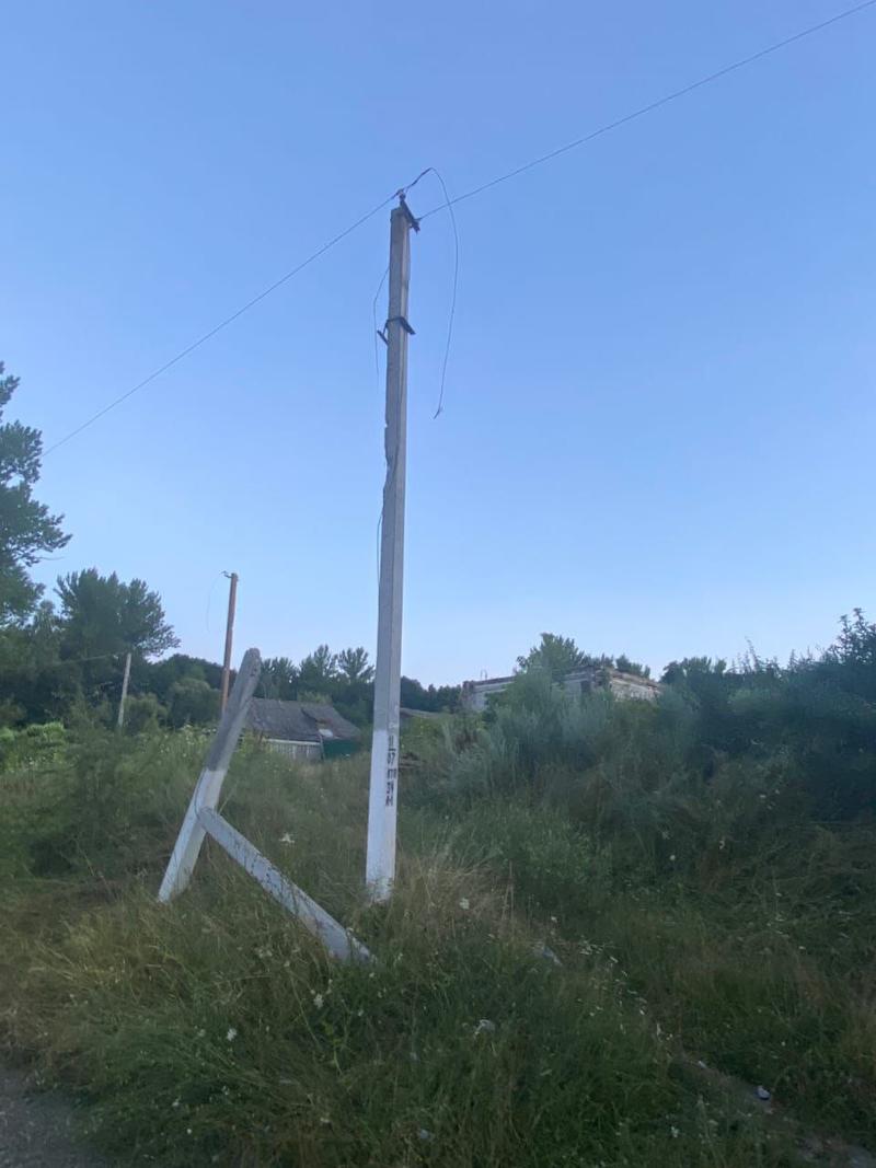 Повреждены линии электропередач и частные дома. / t.me/Zhyvytskyy