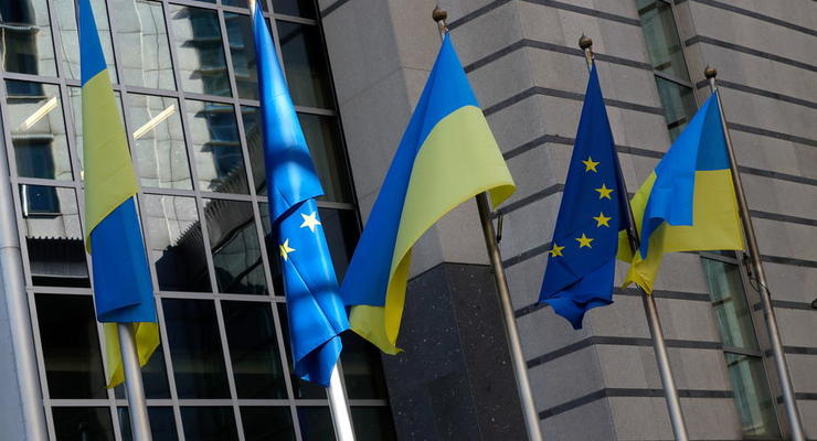 ЕС передал Украине первые €500 млн, завтра перечислят столько же