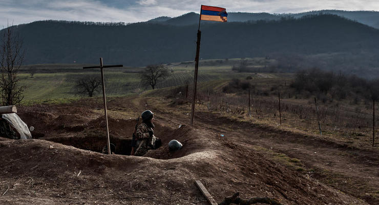 У Карабаху знову стріляють, є вбиті та поранені
