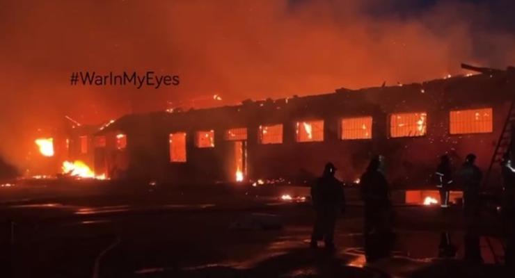 В Донецке горит очередной военный склад - соцсети