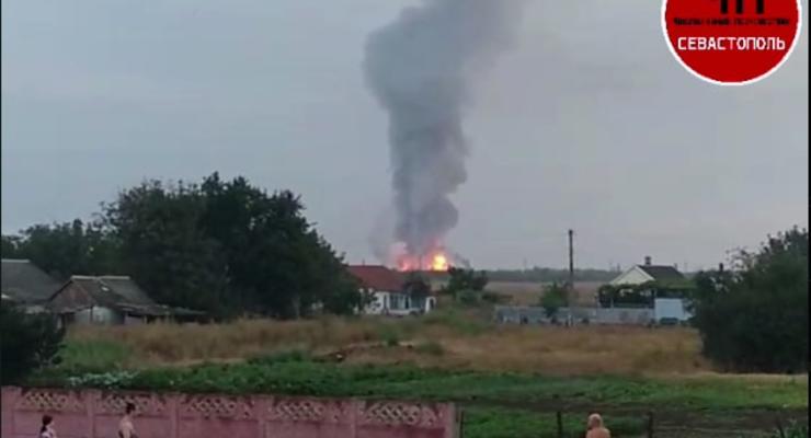 Взрывы в Крыму: Повреждена железная дорога, поезда остановили