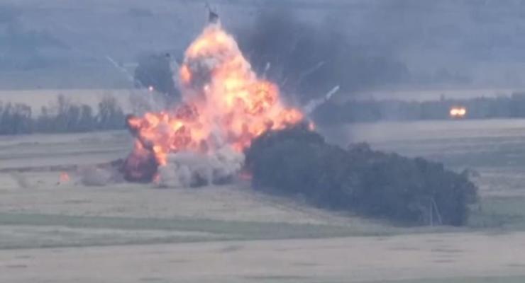 Эпический взрыв российского танка попал на видео