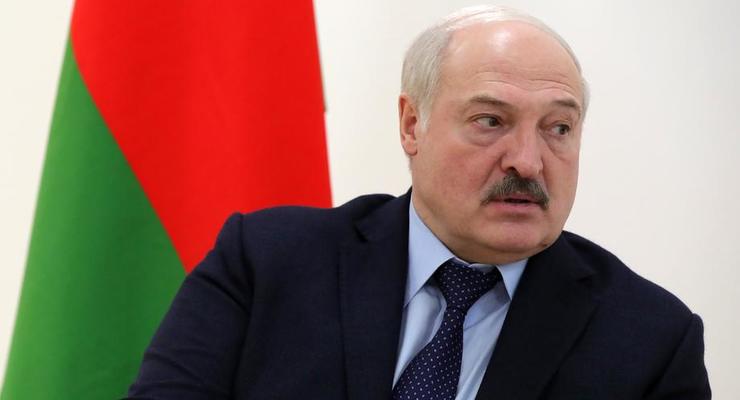 Лукашенко в День Независимости пожелал украинцам "мирного неба"