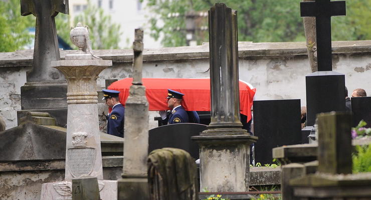 В Беларуси бульдозерами снесли польское военное кладбище