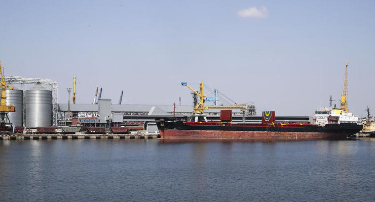 Еще четыре судна с зерном покинули украинские порты
