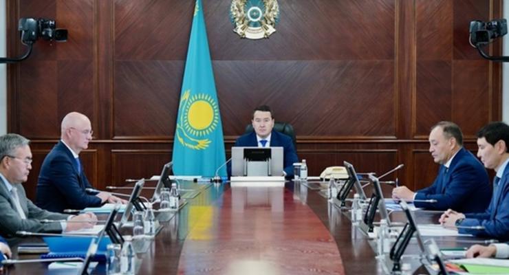 Казахстан временно остановил торговлю оружием
