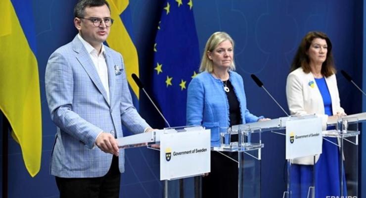 Украина просит у Швеции гаубицы и ракетные комплексы