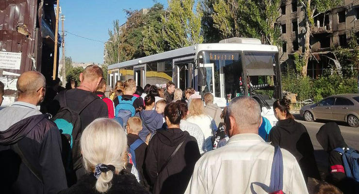 В Мариуполе оккупанты запустили один автобус в школу на несколько сотен детей