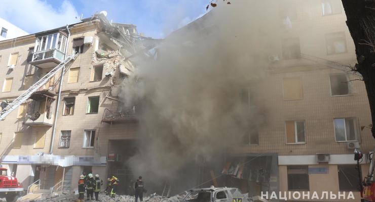 Ранковий удар по Харкову: З'явилися фото знищеної п'ятиповерхівки