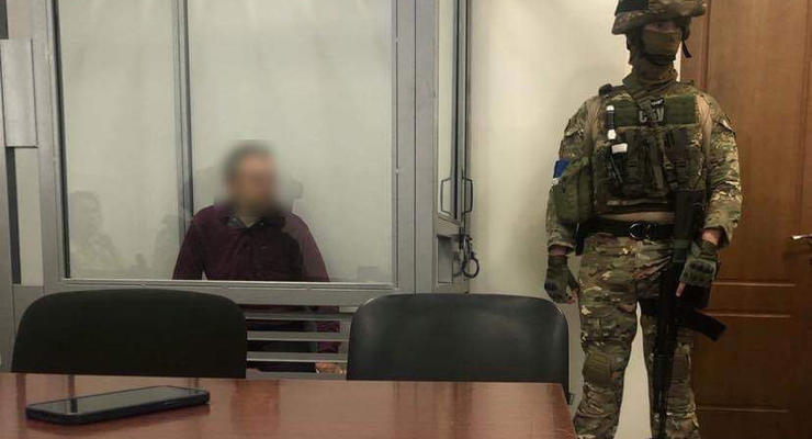 Передавал спецслужбам РФ данные сотрудников СБУ: задержан экс-полицейский