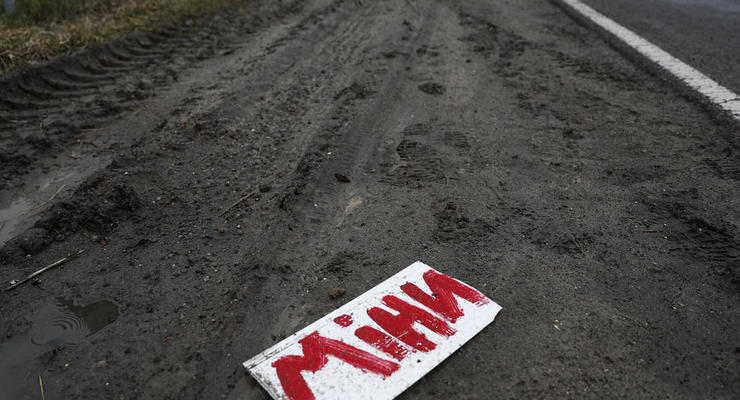 В Харьковской области три человека подорвались на минах
