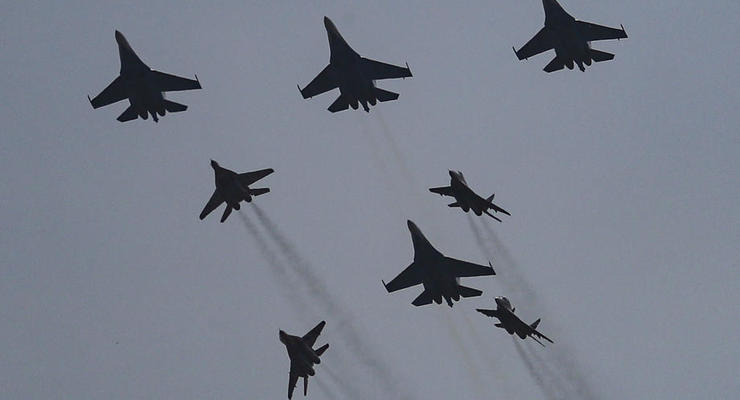 Россия держит вокруг Украины почти 800 военных самолетов