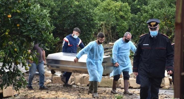 Число жертв "водяной бомбы" в Италии достигло 11