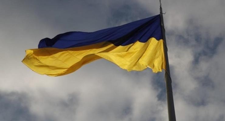 Зеленский: На Донбассе стало больше наших флагов