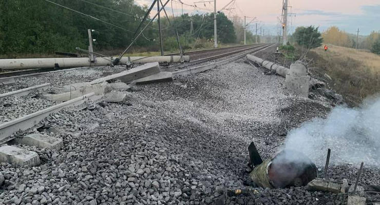 В Белгороде остановили поезда из-за упавших ракет