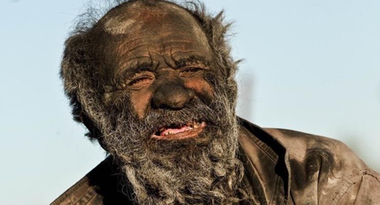 Иранец, не мывшийся 60 лет, умер после душа - СМИ