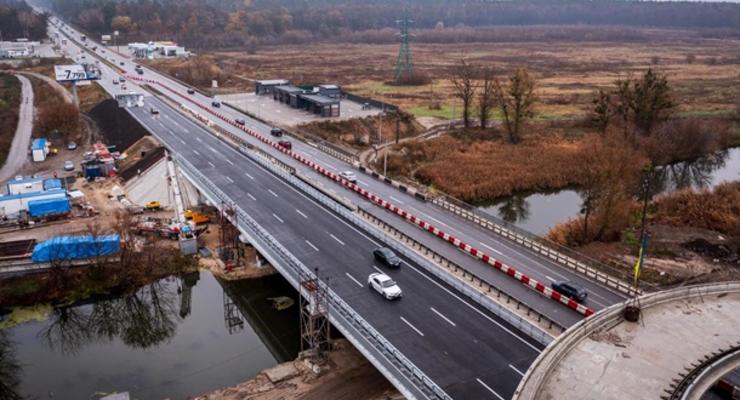 Под Киевом восстановили мост на Житомирской трассе