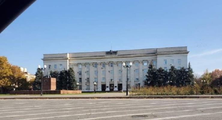 Из здания Херсонской ОВА исчез российский триколор