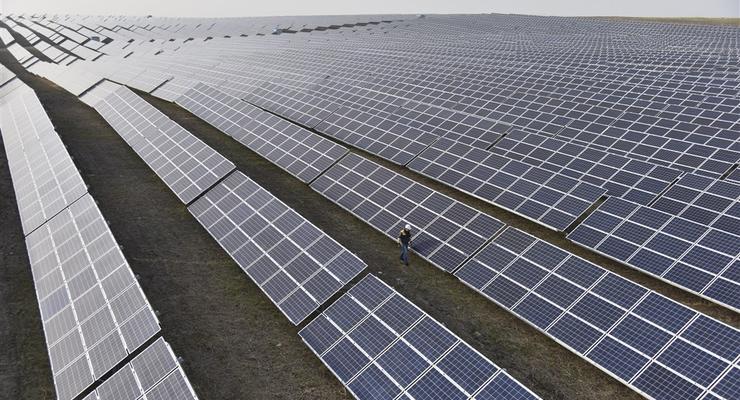 Оккупанты планируют вывезти солнечные электростанции с Херсонщины