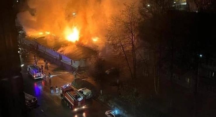 В России из-за ракетницы сгорел развлекательный центр, 15 жертв