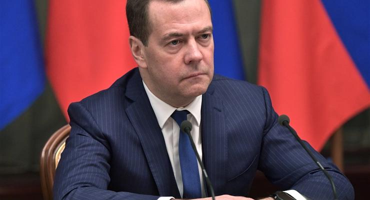 Медведев призвал россиян не паниковать из-за отступления армии РФ из Херсона