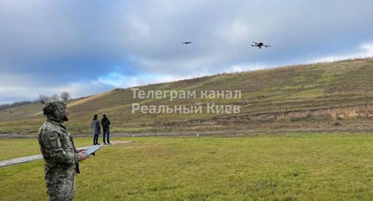 Под Киевом проходят учения по пилотированию дронов