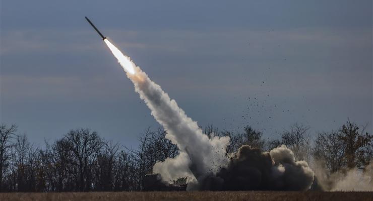 Массированные ракетные удары по Украине очень истощают резервы России - БР