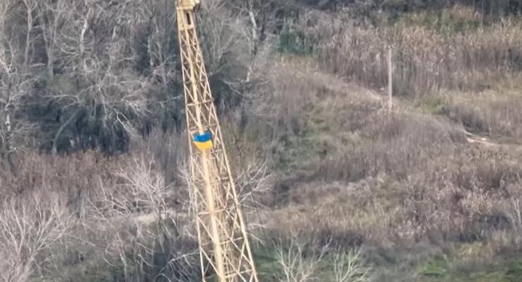 ЗСУ підняли перший прапор України на лівобережній Херсонщині