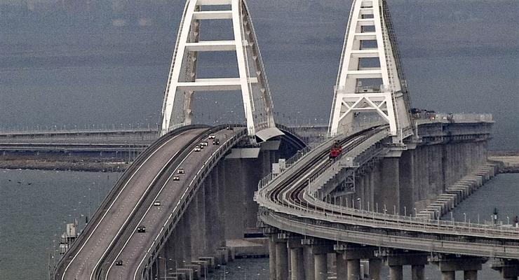 Путін проїхався Кримським мостом за кермом авто