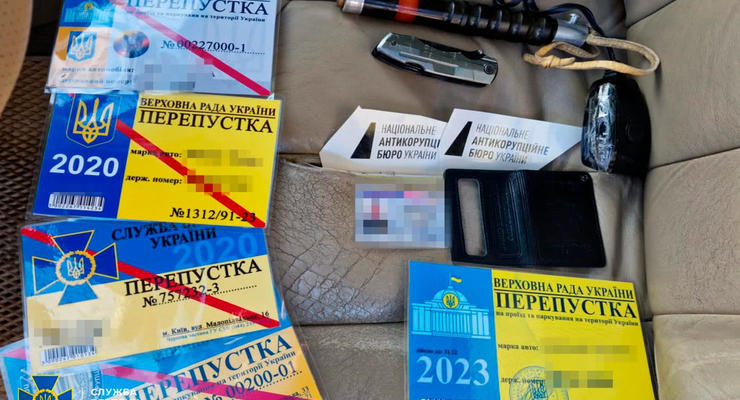 От ОП до МВД: СБУ разоблачила цех массовой подделки пропусков на Киевщине