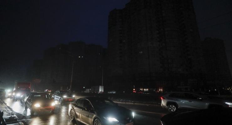 В Укрэнерго сообщили, когда Украина вернется к плановым отключениям света