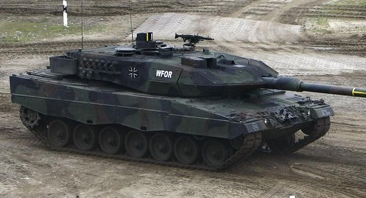 В Германии заявили о передаче танков и гаубиц Украине