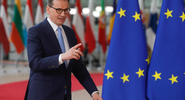 Польша заблокировала 18 млрд евро помощи Украине – СМИ