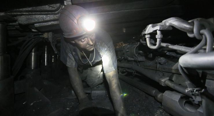 Из-за обесточивания в шахтах Кривого Рога находится более полтысячи горняков
