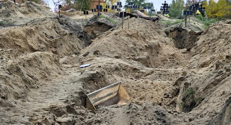 В Мариуполе обнаружили более 10 тысяч новых могил - AP