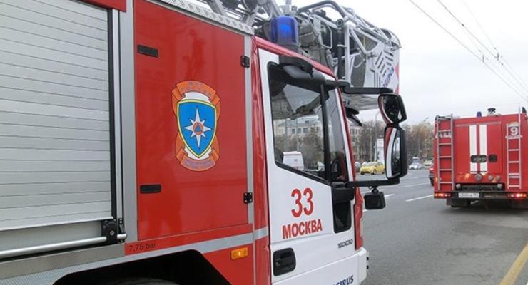 Соцсети: В Москве горел склад с газовыми баллонами