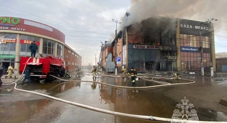 На Кубани загорелся крупный торговый центр