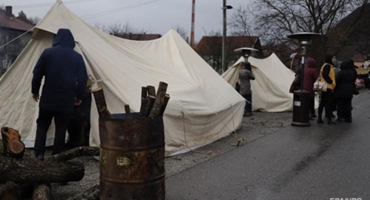 Вучич призвал сербов в Косово прекратить блокаду