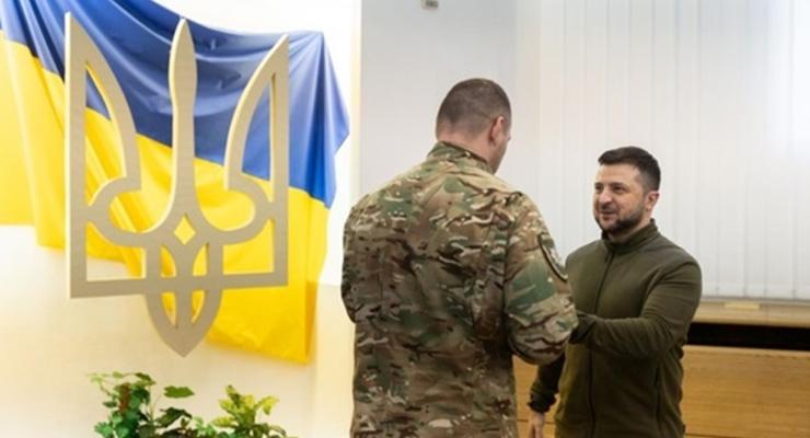 Зеленский наградил 95 защитников Украины