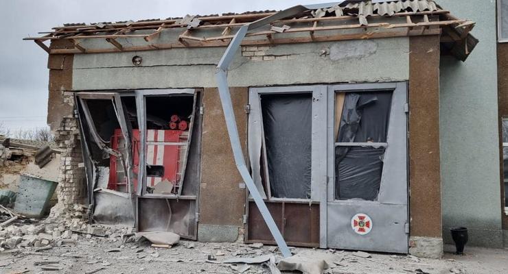 Россия ударила по пожарной части в Херсоне: фото последствий