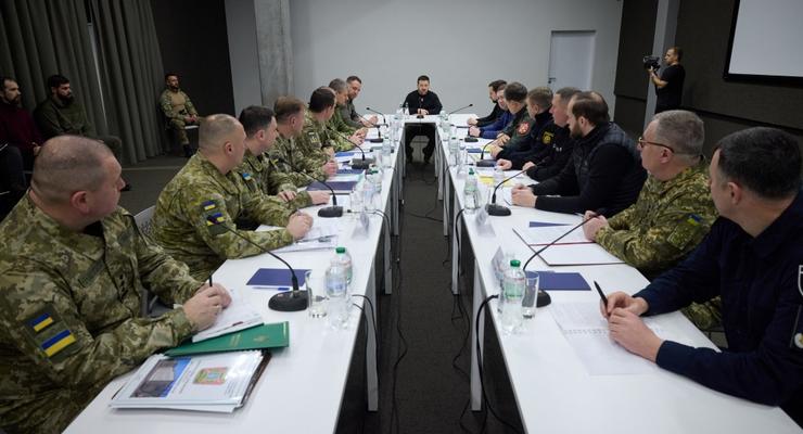 Зеленский во Львове провел совещание по ситуации с безопасностью